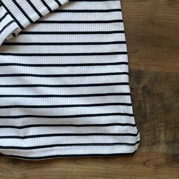 Emery Rose Striped Ribbed Knit Asymmetrical Button Pullover Top – Size Large - Picture 2 of 8